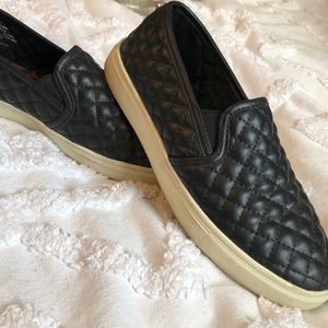 Steve Madden slip on shoes